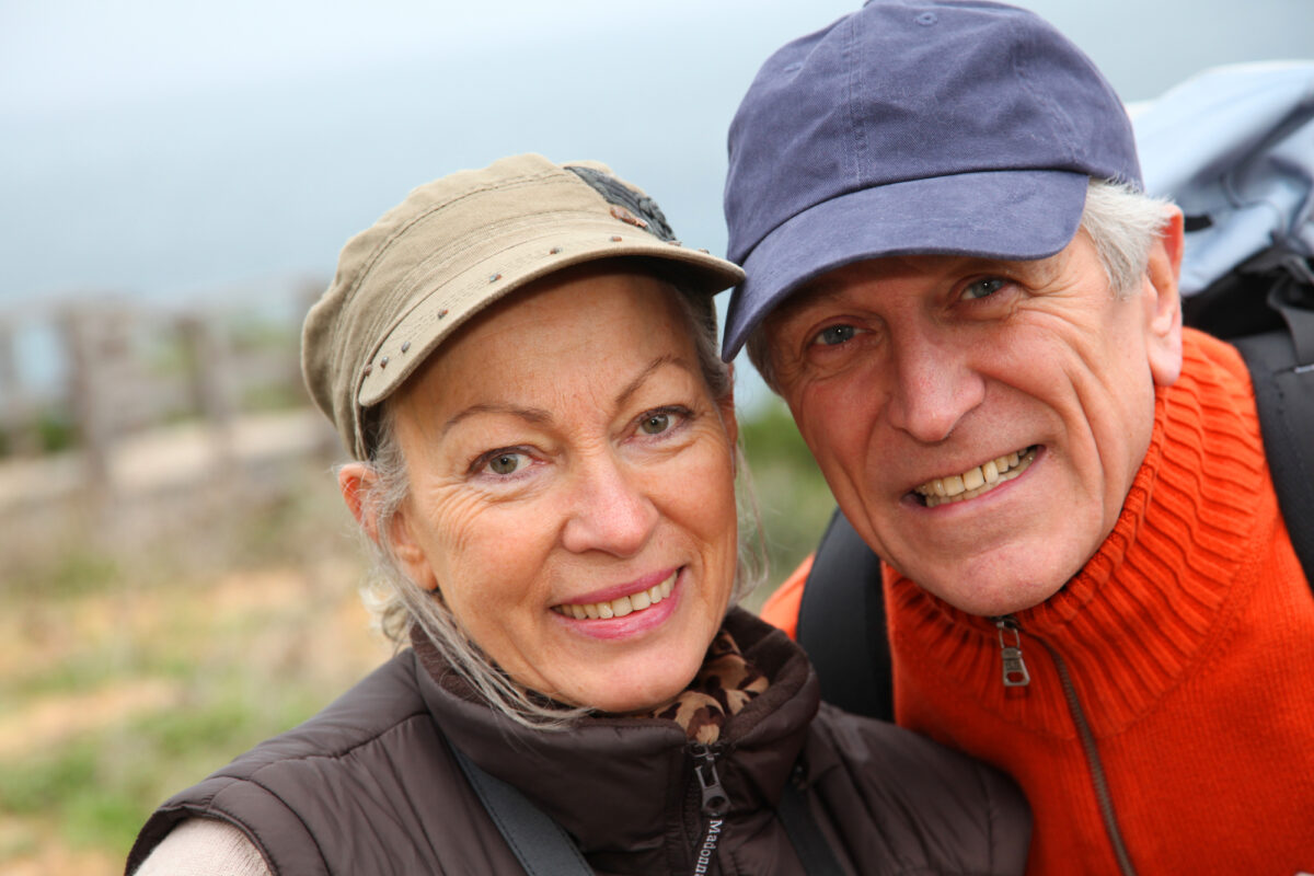 portret van een man en een vrouw die wandelen man en vrouw aan het wandelen